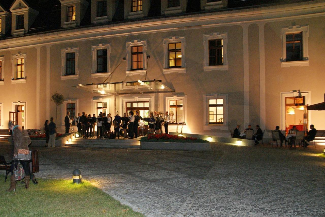 Hotel Zamek Lubliniec Bagian luar foto