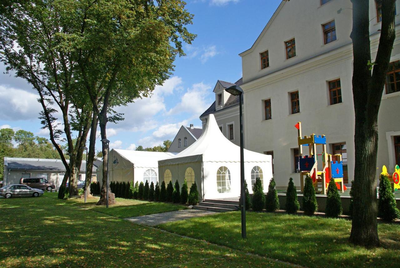 Hotel Zamek Lubliniec Bagian luar foto