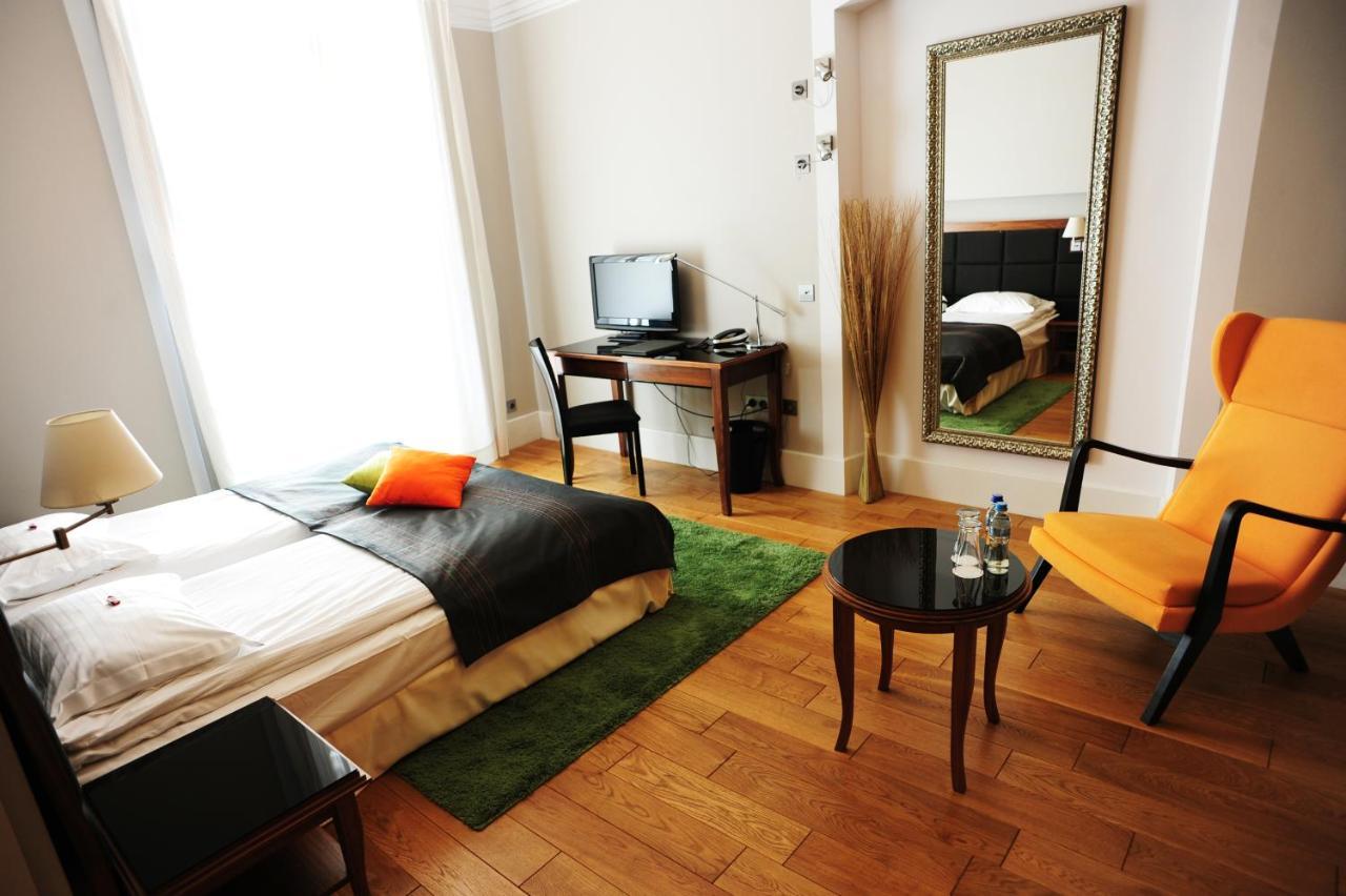 Hotel Zamek Lubliniec Bagian luar foto