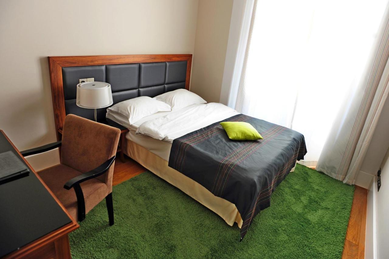 Hotel Zamek Lubliniec Bagian luar foto